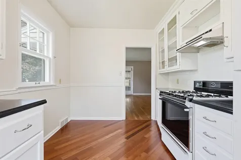 245 Derbyshire Road Waterloo IA 50701