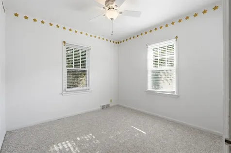 245 Derbyshire Road Waterloo IA 50701
