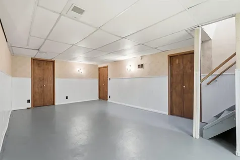 245 Derbyshire Road Waterloo IA 50701