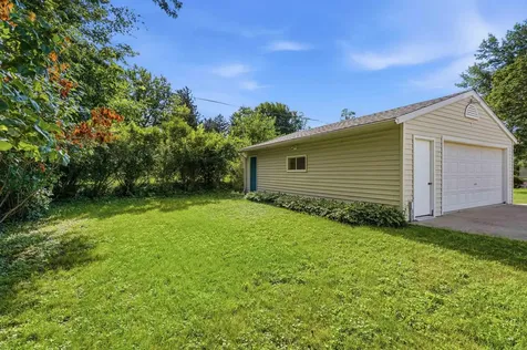 245 Derbyshire Road Waterloo IA 50701