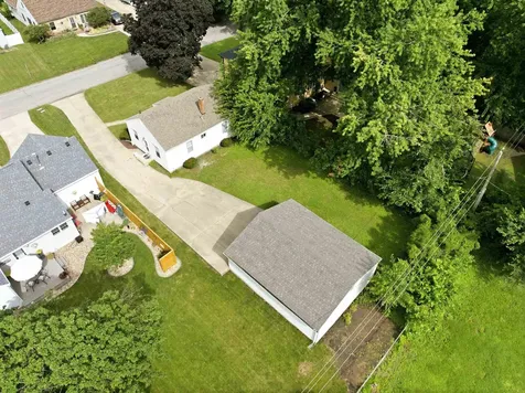 245 Derbyshire Road Waterloo IA 50701