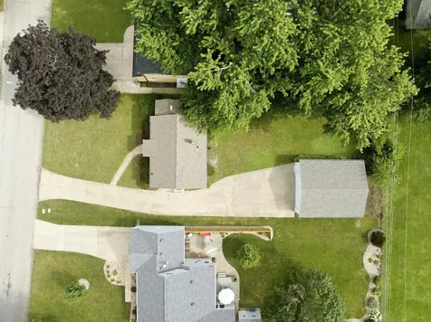 245 Derbyshire Road Waterloo IA 50701