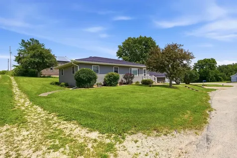 19199 Emblem Road Elkader IA 52043