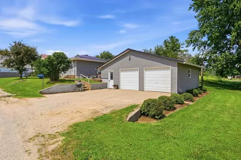 19199 Emblem Road Elkader IA 52043