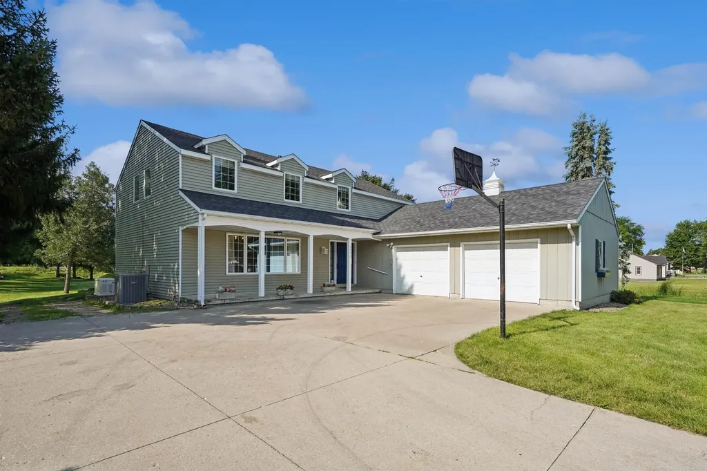 1144 Hawley Street Jesup IA 50648