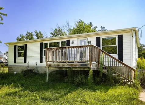 802 Nelson Avenue Independence IA 50644