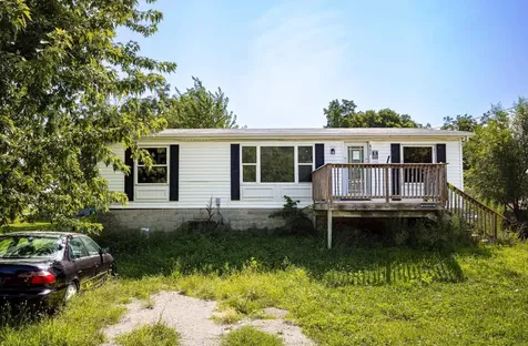 802 Nelson Avenue Independence IA 50644