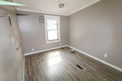 802 Nelson Avenue Independence IA 50644