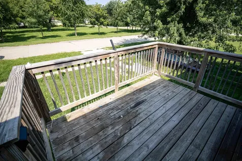 802 Nelson Avenue Independence IA 50644
