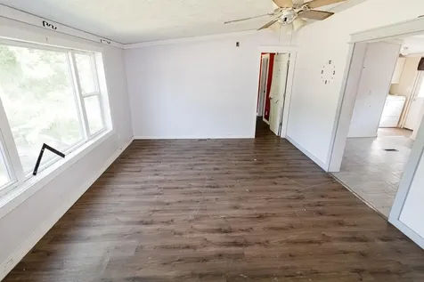 802 Nelson Avenue Independence IA 50644