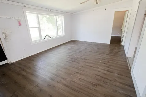 802 Nelson Avenue Independence IA 50644