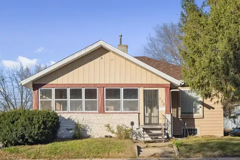 226 Campbell Avenue Waterloo IA 50701