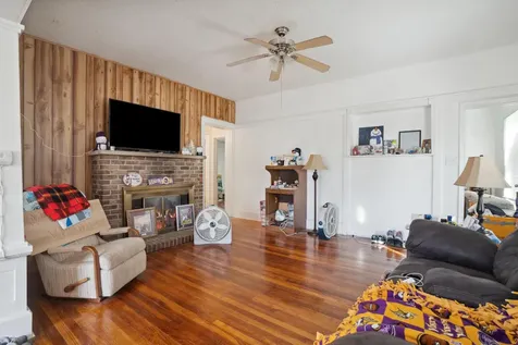 226 Campbell Avenue Waterloo IA 50701