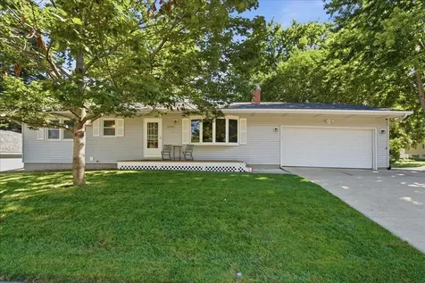 4024 Cardinal Court Cedar Falls IA 50613