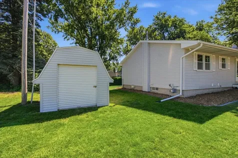 4024 Cardinal Court Cedar Falls IA 50613