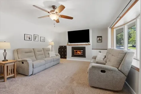4024 Cardinal Court Cedar Falls IA 50613