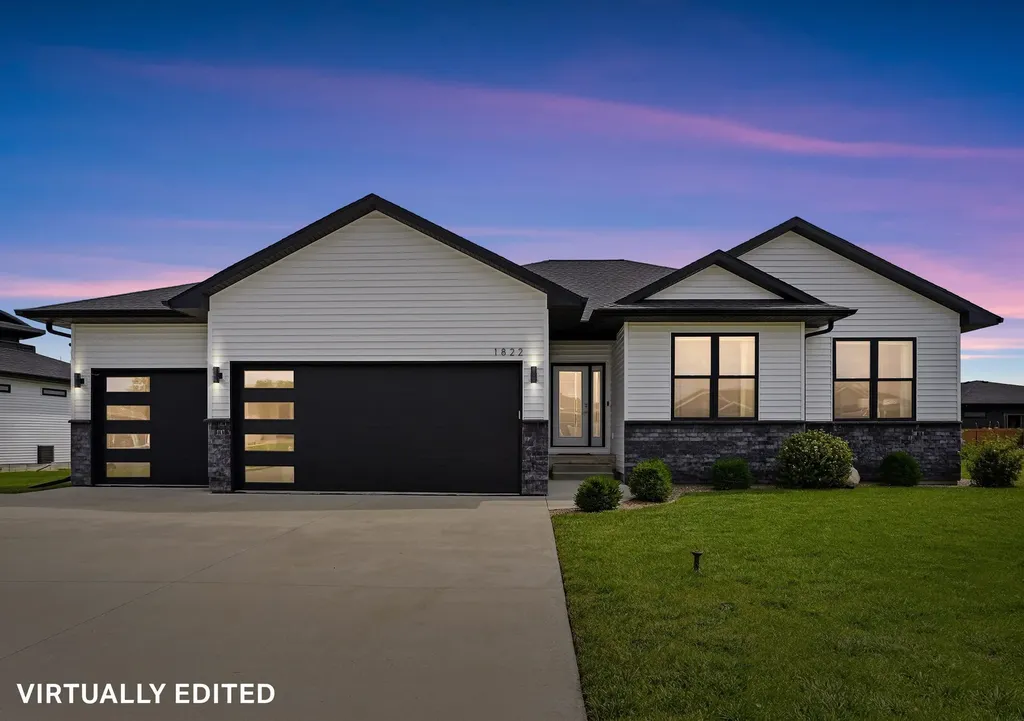 1822 Reese Road Cedar Falls IA 50613