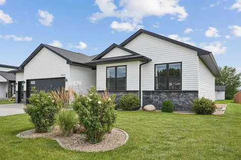 1822 Reese Road Cedar Falls IA 50613