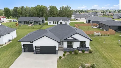 1822 Reese Road Cedar Falls IA 50613