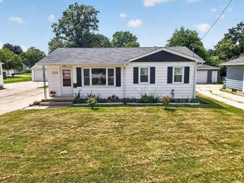720 Dena Street Waterloo IA 50702