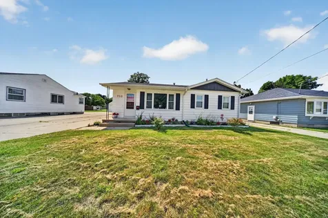 720 Dena Street Waterloo IA 50702