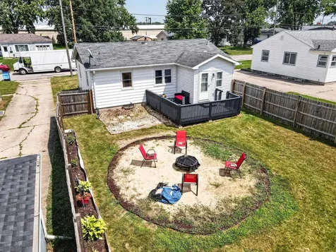 720 Dena Street Waterloo IA 50702