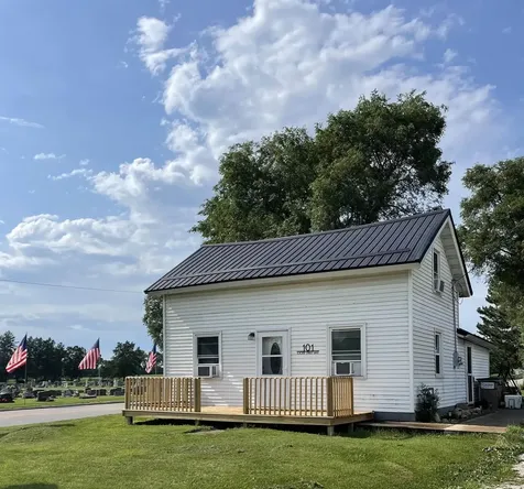 101 E Locust Street Quasqueton IA 52326