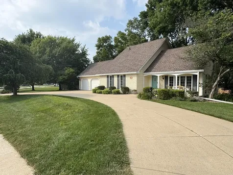 2329 Minnetonka Drive Cedar Falls IA 50613