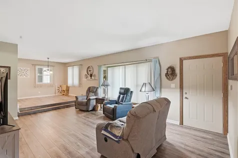 3306 Midway Drive Waterloo IA 50701