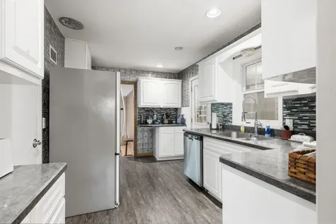 3306 Midway Drive Waterloo IA 50701