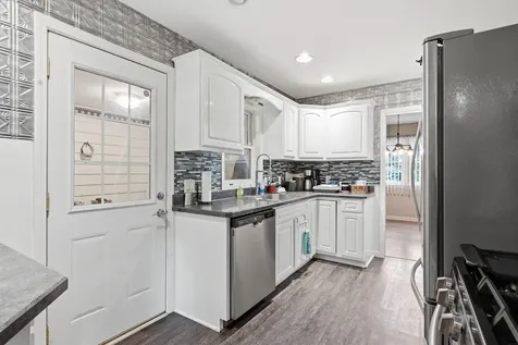 3306 Midway Drive Waterloo IA 50701