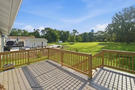 2721 Hiawatha Road Cedar Falls IA 50613