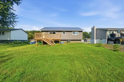 2721 Hiawatha Road Cedar Falls IA 50613