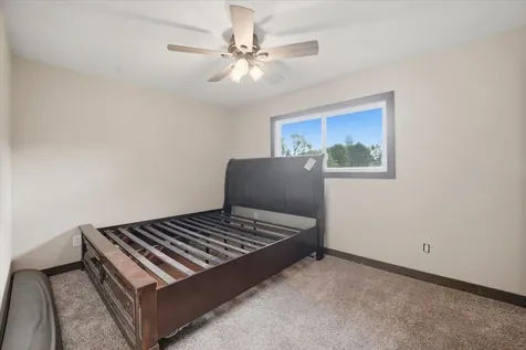 2721 Hiawatha Road Cedar Falls IA 50613