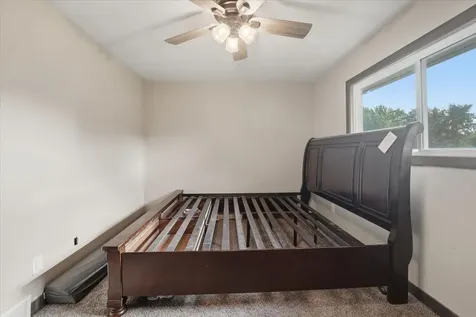 2721 Hiawatha Road Cedar Falls IA 50613