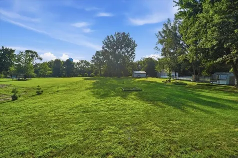 2721 Hiawatha Road Cedar Falls IA 50613