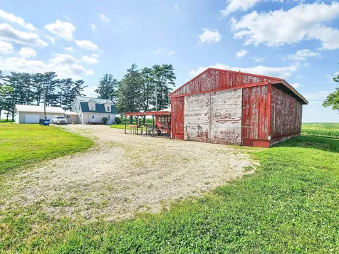 1338 180 Street Manchester IA 52057