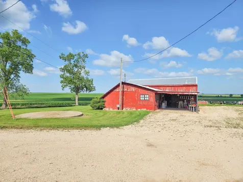 1338 180 Street Manchester IA 52057