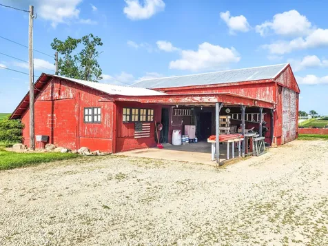 1338 180 Street Manchester IA 52057