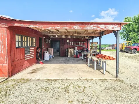 1338 180 Street Manchester IA 52057