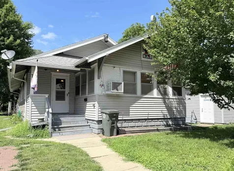 79 E Parker Street Waterloo IA 50703
