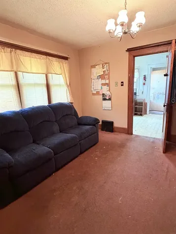 79 E Parker Street Waterloo IA 50703