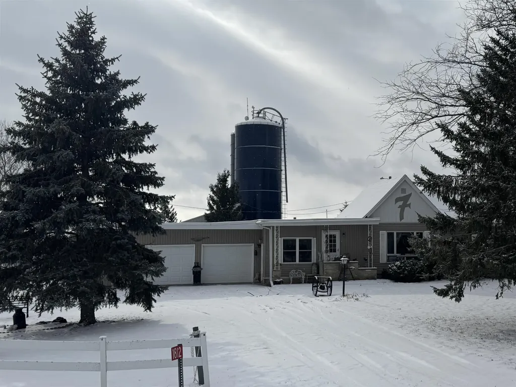 1812 Timber Avenue Charles City IA 50616