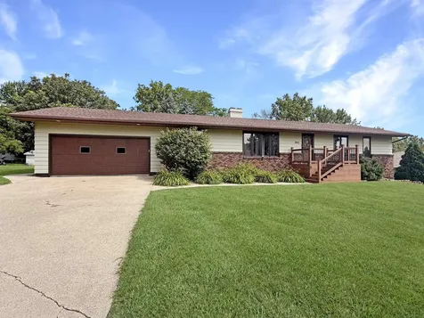 802 Crestview Drive Traer IA 50675