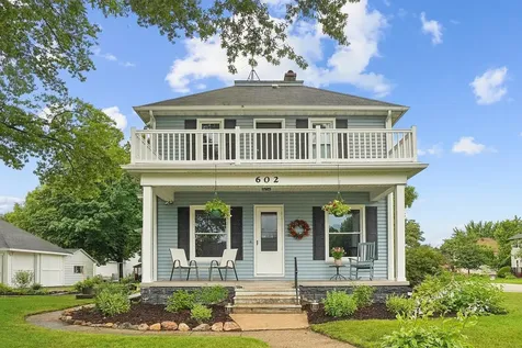 602 SW 3rd Street Waverly IA 50677