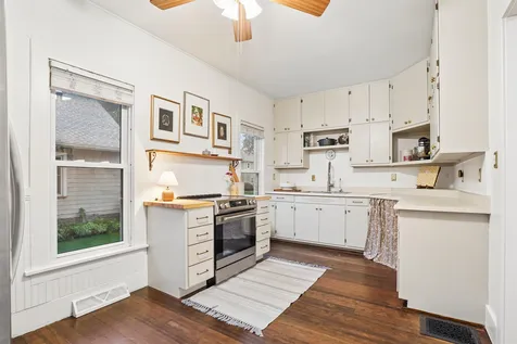 602 SW 3rd Street Waverly IA 50677