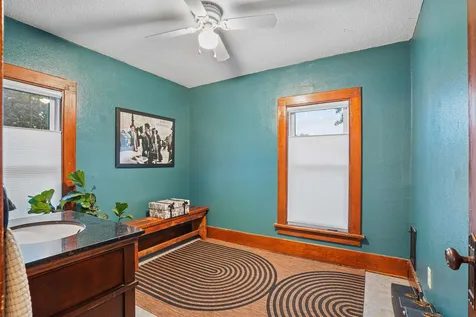 602 SW 3rd Street Waverly IA 50677
