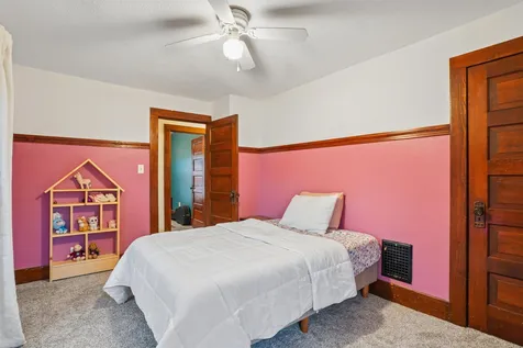 602 SW 3rd Street Waverly IA 50677