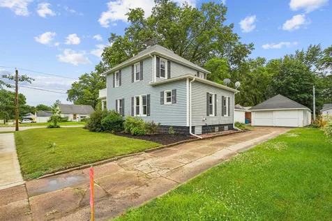 602 SW 3rd Street Waverly IA 50677