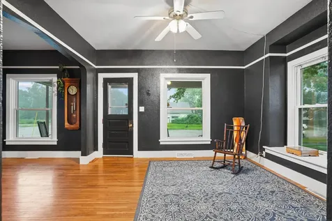 602 SW 3rd Street Waverly IA 50677